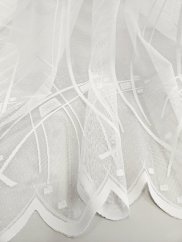 záclona pletená abstraktní trojúhelníky