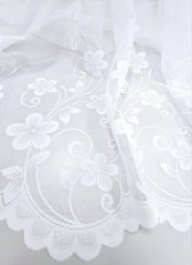 záclona pletená jemná kvítečka