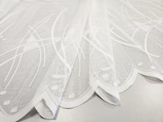 záclona pletená abstraktní trojúhelníky