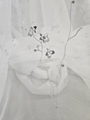 záclona tkaná vyšívka šedý kvíteček