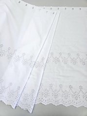 záclona tkaná s výšivkou madeira 60 cm