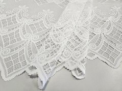 záclona pletená zámecký design