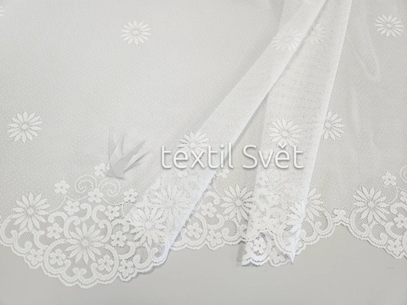 záclona pletená kytičky -sluníčka