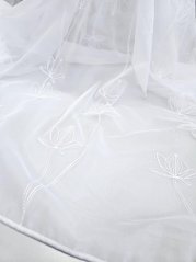 záclona tkaná vyšívka bílý větší květ