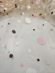 záclona vypalovaná, hnědé, růžové puntíky v.280 cm