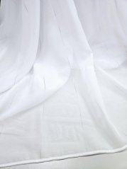 záclona tkaná s šedou nitkou