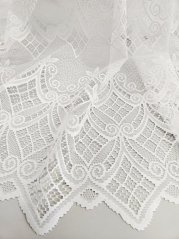 záclona pletená zámecký design