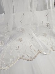 Záclona tkaná kytičky bílo-hnědé