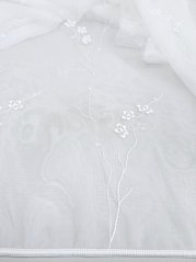 záclona tkaná vyšívka bílý kvíteček