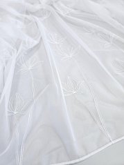 záclona tkaná vyšívka bílý větší květ