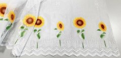 záclona pletená draperka slunečnice