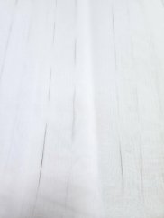 záclona tkaná s šedou nitkou