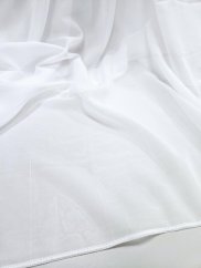 záclona tkaná s delší jemnou nitkou