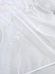 záclona tkaná vyšívka bílý kvíteček